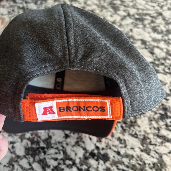 Brandon Marshall Signed Denver Broncos Hat - Picture 4 of 6